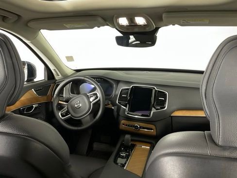 Certified 2024 Volvo XC90 B6 Plus image 29