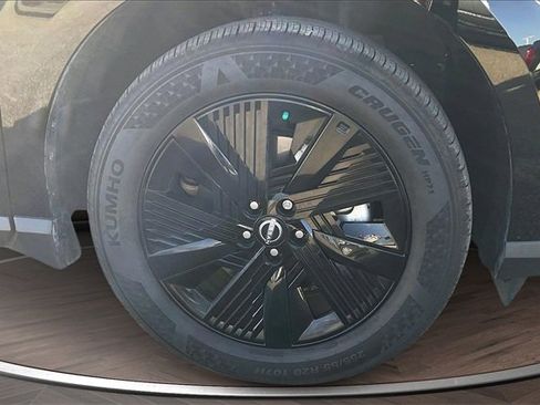 Certified 2025 Nissan Murano SV image 9