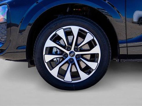 New 2026 Audi Q3 quattro 2.0T AWD/4WD image 9
