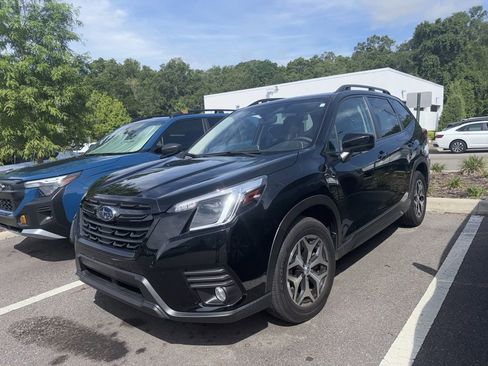 Used 2023 Subaru Forester Premium AWD/4WD image 3