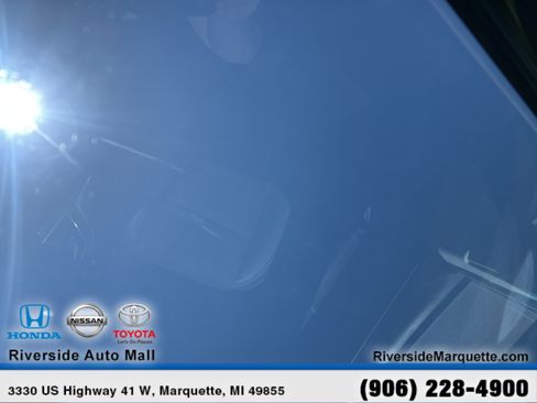 Used 2018 Toyota Corolla SE w/ SE Premium Package FWD image 23