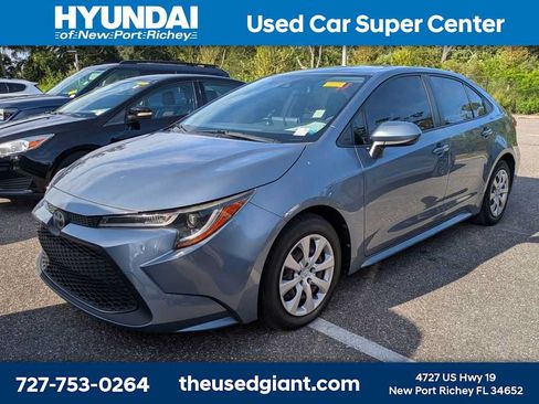 Used 2020 Toyota Corolla LE FWD image 1