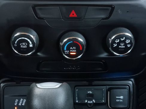 Used 2020 Jeep Renegade Sport w/ UConnect 7.0 Group AWD/4WD image 4