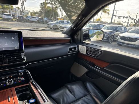Used 2020 Lincoln Navigator L Reserve w/ Luxury Package image 16
