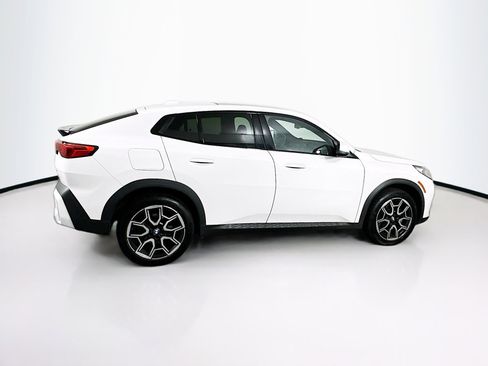 Used 2025 BMW X2 xDrive28i image 10