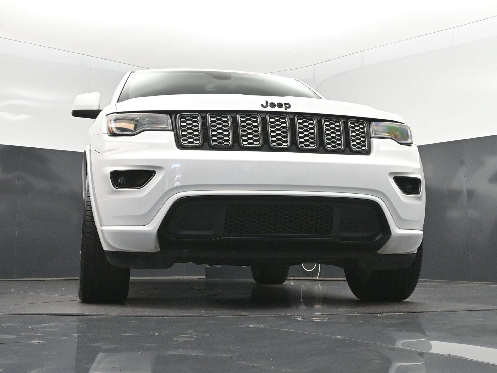Used 2022 Jeep Grand Cherokee Laredo X RWD image 45