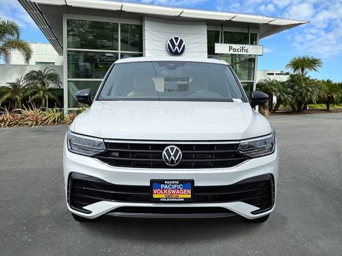 Certified 2023 Volkswagen Tiguan SE R-Line FWD image 2