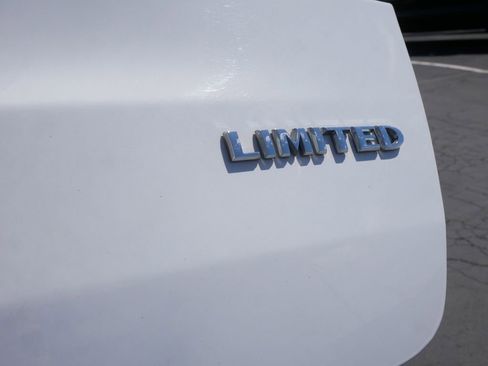 Used 2018 Jeep Grand Cherokee Limited image 9