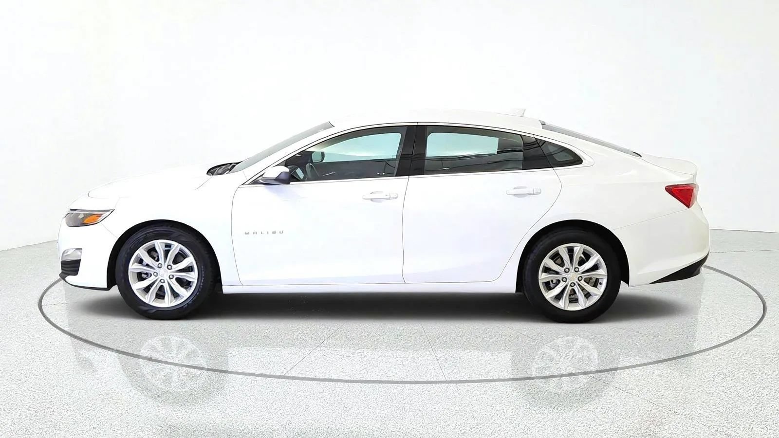 Used 2024 Chevrolet Malibu LT FWD image 5