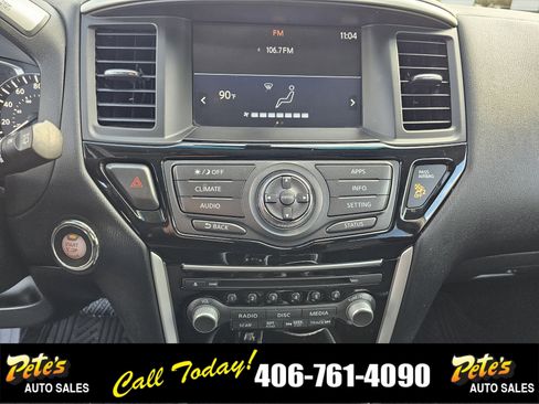 Used 2018 Nissan Pathfinder SV image 29