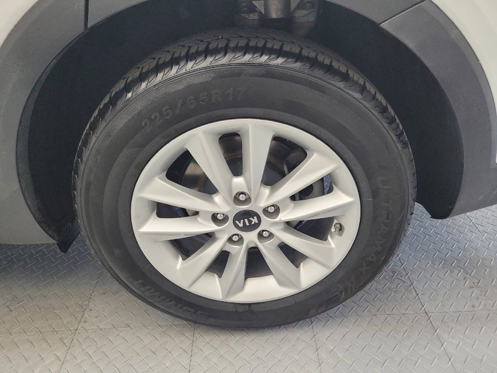 Used 2020 Kia Sorento L FWD image 31