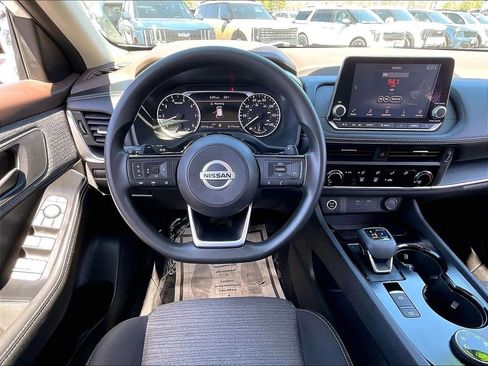 Used 2021 Nissan Rogue S AWD/4WD image 16