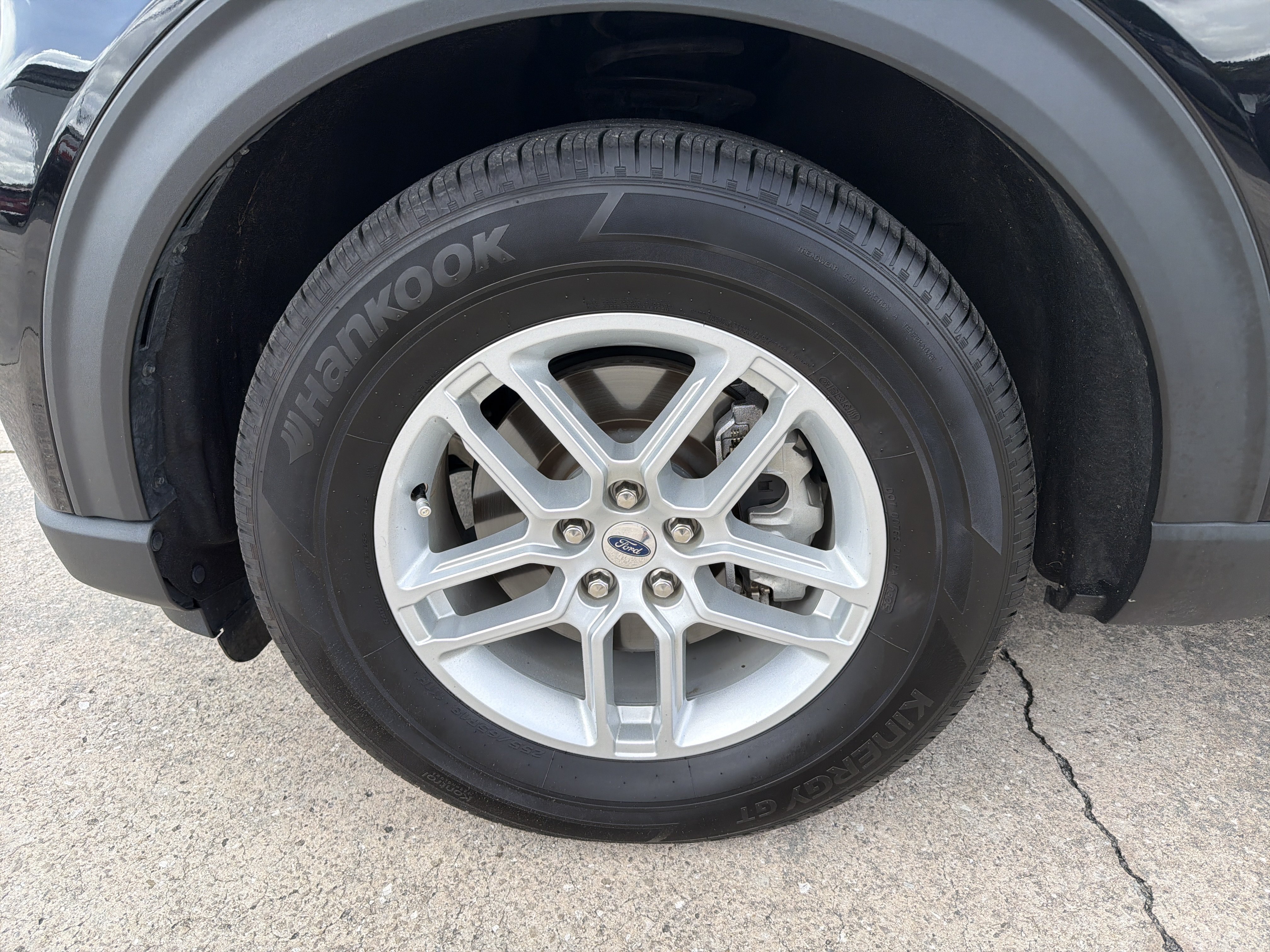 Used 2025 Ford Explorer Active w/ Active Comfort Package RWD image 9