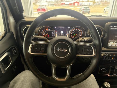 Used 2023 Jeep Wrangler Sahara w/ Cold Weather Group image 9