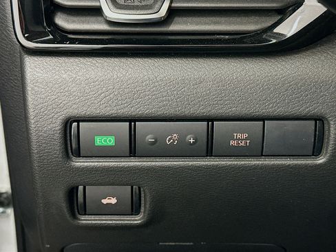 Used 2024 Nissan Sentra SV image 17