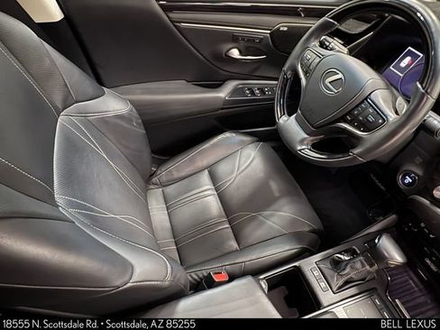 Used 2021 Lexus ES 300h w/ Accessory Package FWD image 31