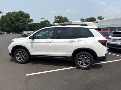 Used 2023 Honda Passport TrailSport image 9