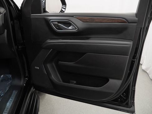 Used 2024 Chevrolet Suburban Premier image 49