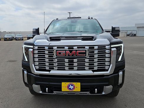 New 2026 GMC Sierra 2500 Denali w/ Denali Reserve Package image 8