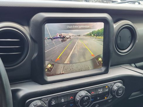 Used 2022 Jeep Gladiator Sport AWD/4WD image 28