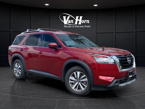 Used 2024 Nissan Pathfinder SL AWD/4WD image 1