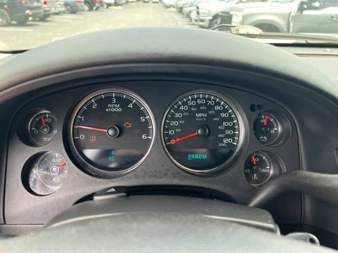 Used 2009 Chevrolet Suburban LT RWD image 11
