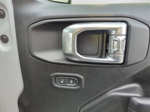 Used 2022 Jeep Wrangler Unlimited Rubicon image 24