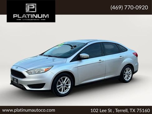 Used 2015 Ford Focus SE image 1