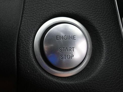 Used 2018 Mercedes-Benz C 300 Sedan image 29