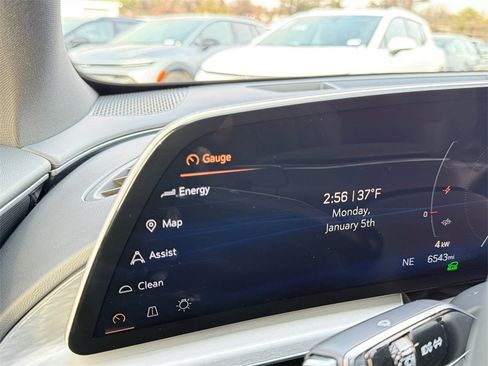 Used 2024 Cadillac Lyriq Luxury image 23