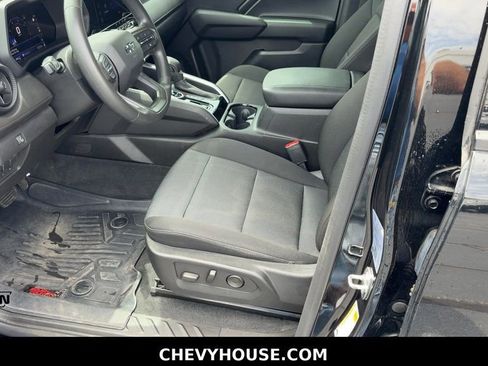 Used 2023 Chevrolet Colorado Trail Boss w/ Technology Package AWD/4WD image 27