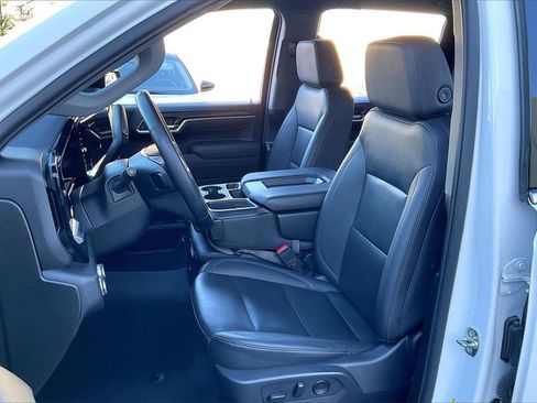 Used 2025 GMC Sierra 1500 SLT image 24