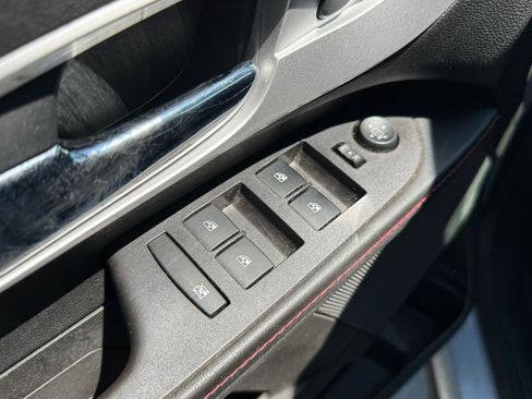 Used 2015 Chevrolet Equinox LT w/ Driver Convenience Package image 19