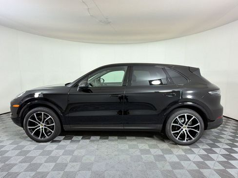 Used 2023 Porsche Cayenne Platinum Edition AWD/4WD image 2