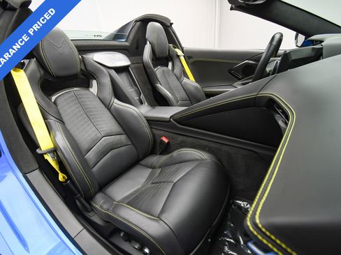 Used 2023 Chevrolet Corvette Stingray w/ Z51 Performance Package image 16
