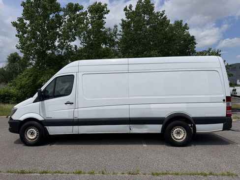 Used 2015 Mercedes-Benz Sprinter 2500 image 5