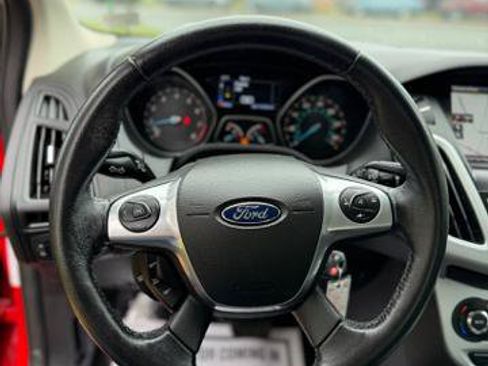 Used 2014 Ford Focus SE w/ Equipment Group 201A FWD image 19