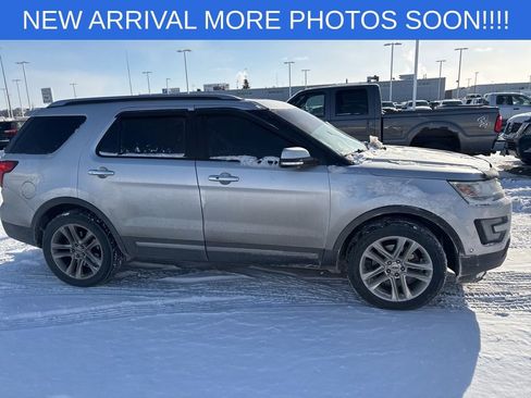 Used 2017 Ford Explorer Limited w/ Equipment Group 301A image 9