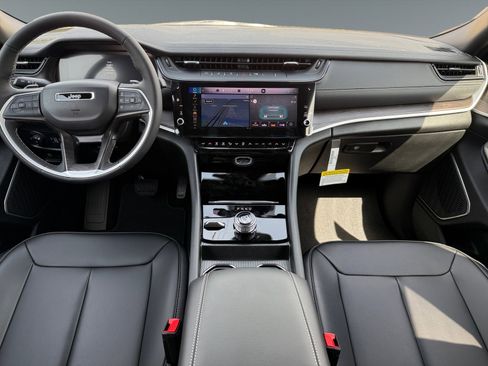 New 2026 Jeep Grand Cherokee Limited AWD/4WD image 10