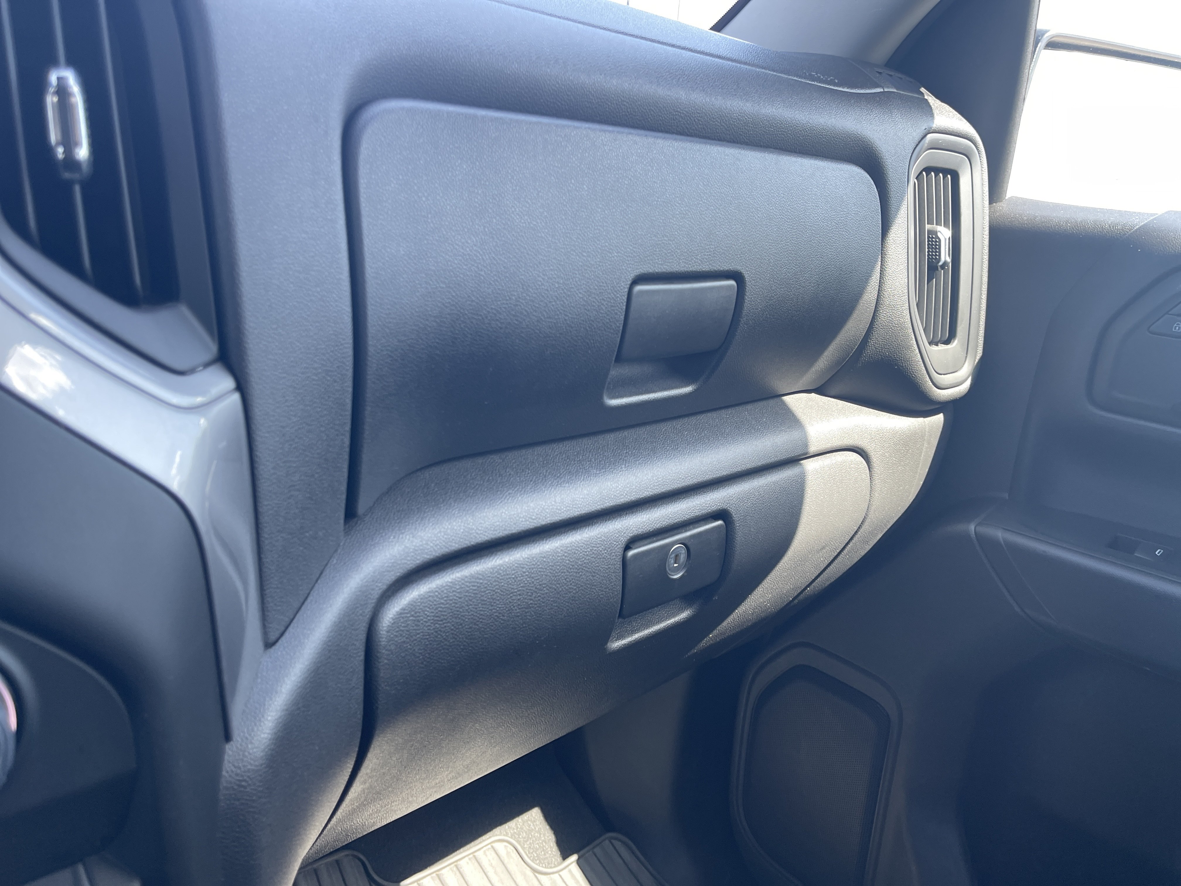 Used 2024 Chevrolet Silverado 1500 Custom RWD image 30