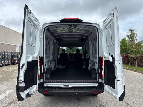 New 2026 Ford Transit 250 148 Medium Roof RWD image 9