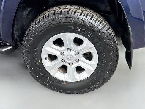 Certified 2024 Toyota 4Runner SR5 AWD/4WD image 32