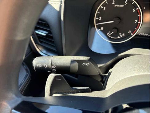 Used 2023 Nissan Rogue SV image 19