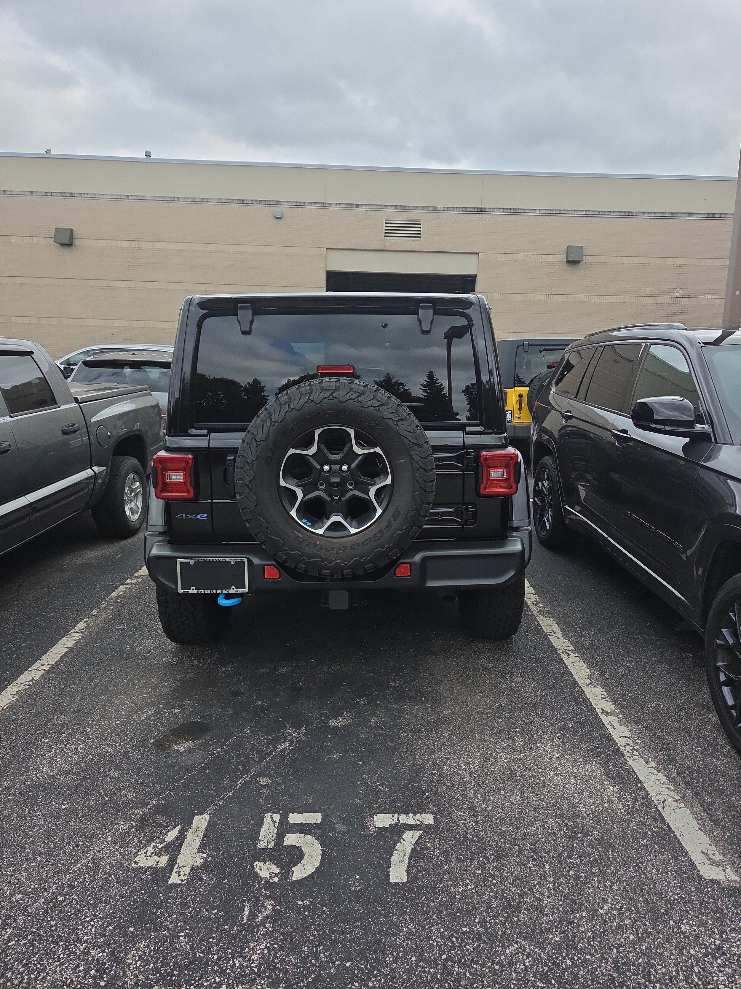 Used 2023 Jeep Wrangler Unlimited Rubicon 4xe w/ Cold Weather Group AWD/4WD image 5