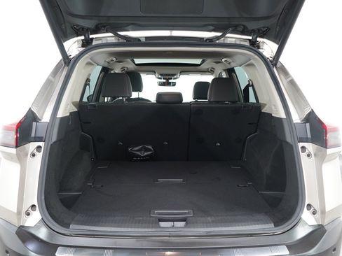 Used 2022 Nissan Rogue Platinum w/ Head-Up Display Package image 16