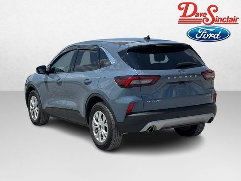 Used 2023 Ford Escape Active w/ Tech Pack #2 AWD/4WD image 9