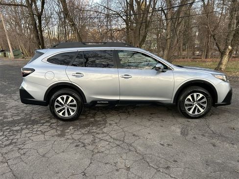 Certified 2021 Subaru Outback Premium image 9