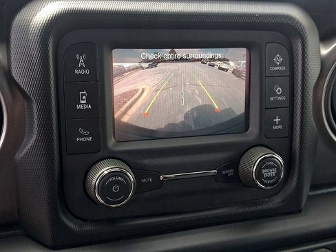 Used 2021 Jeep Wrangler Sport AWD/4WD image 18