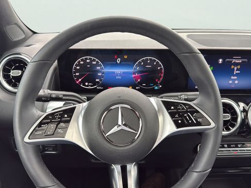 Certified 2026 Mercedes-Benz GLB 250 4MATIC image 11