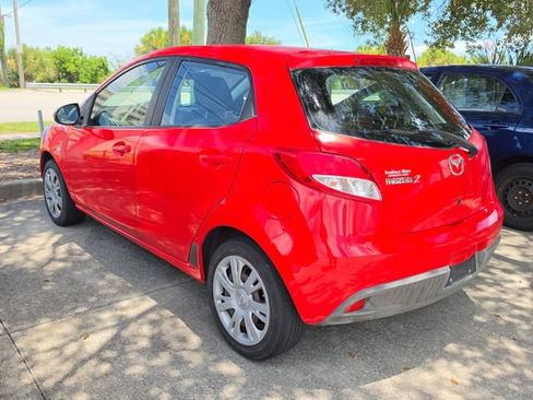 Used 2013 MAZDA MAZDA2 Sport FWD image 3